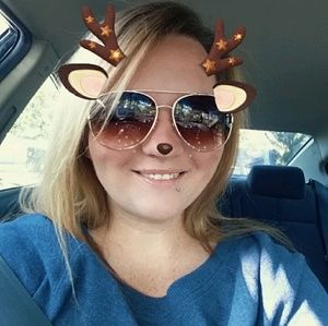 Meet your Posher, Lauren